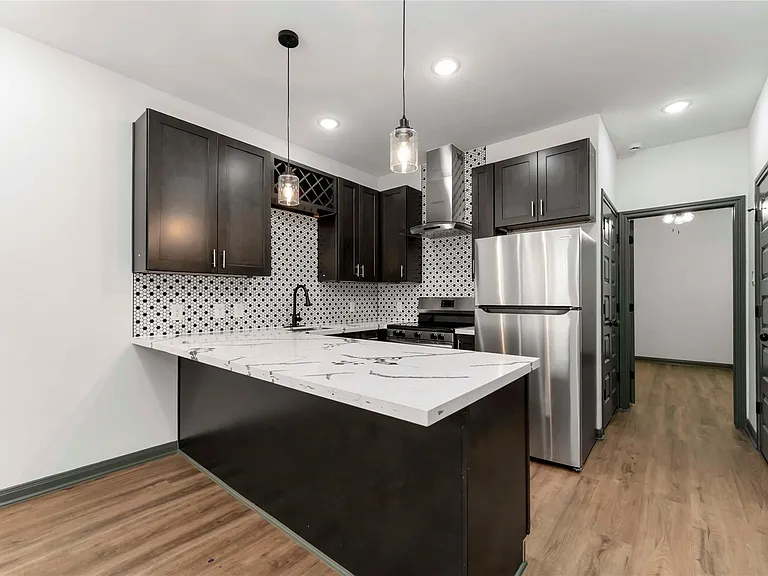 7987 Chateau St #D — Photo 13