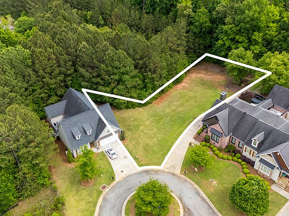 3rd image of 440 Leamington Ln