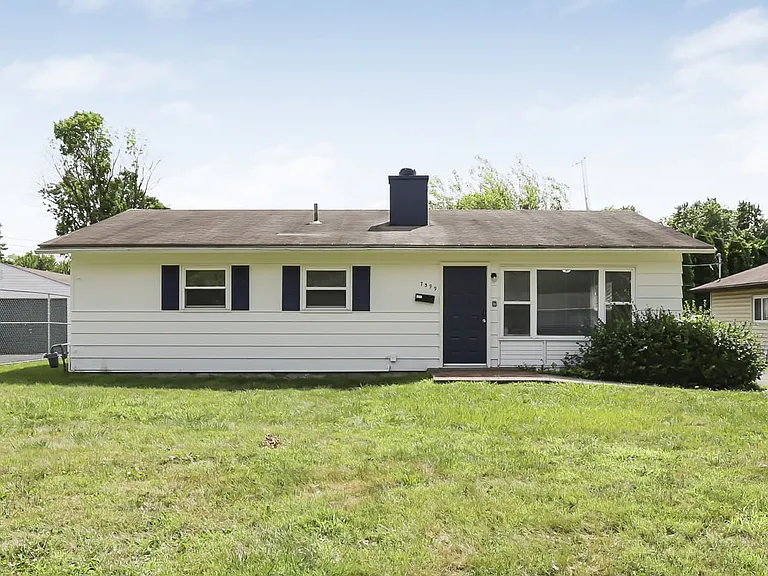 7399 Wollam Ave — Photo 1