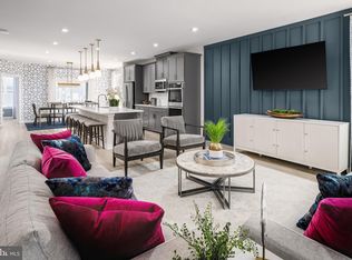 2115 Glacier Rd, Herndon, VA 20170