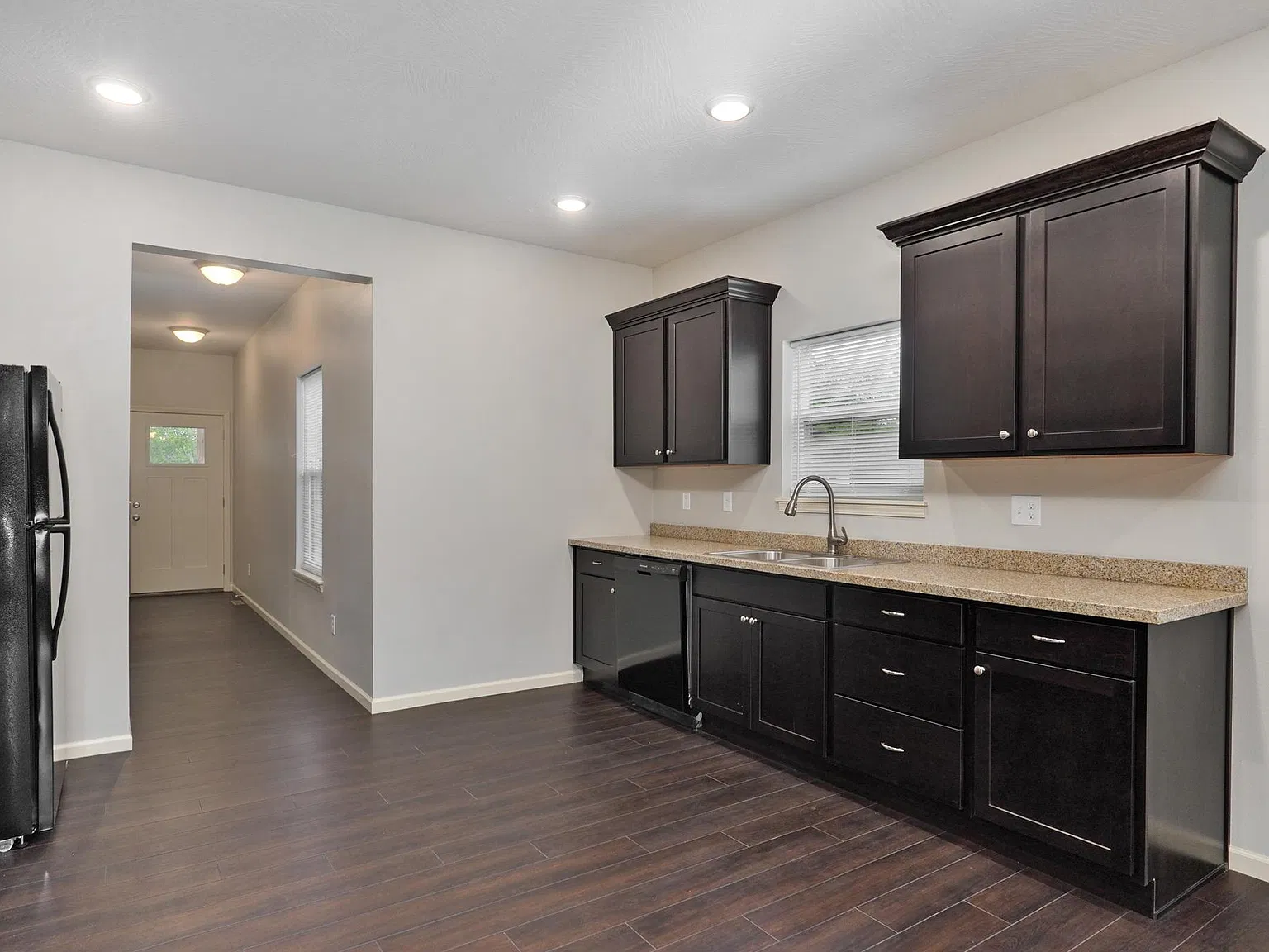 3 bed, 1500 sqft, $1,650 — Photo 3