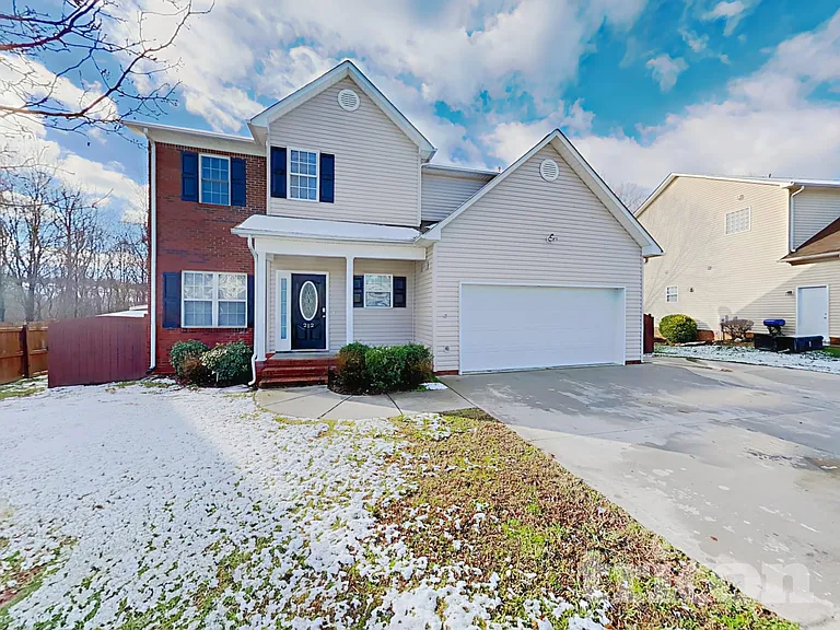 212 Water Mill Rd — Photo 1