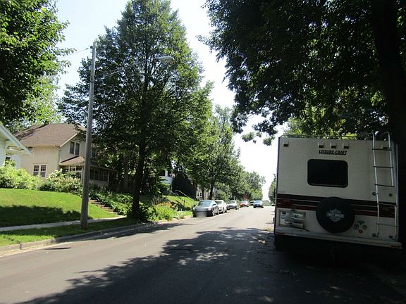 5th image of 3519 Irving Ave N