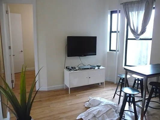 Rented by Quality Living Realty | media 32