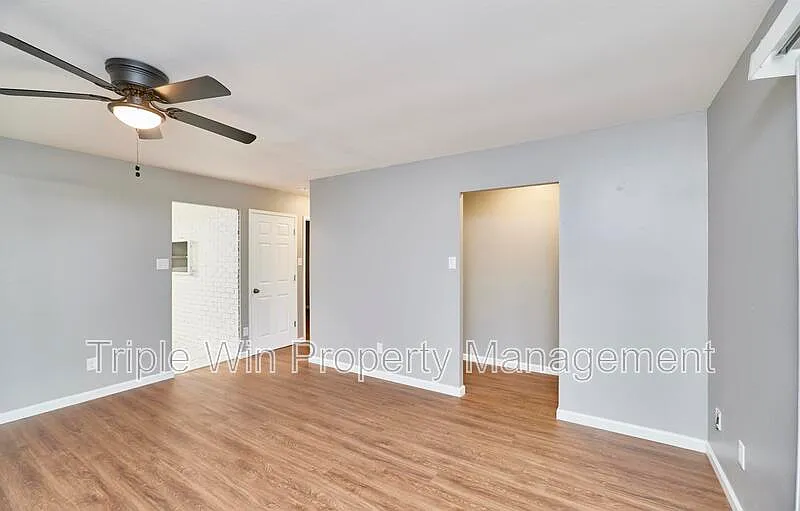 3 bed, 2.0 bath, 1189 sqft, $1,850 — Photo 4