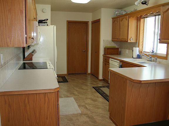 4th image of 142 Jade Dr