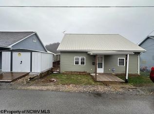 814 Center Ave, Monongah, WV 26554
