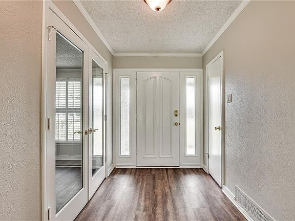4th image of 512 Monticello Ct