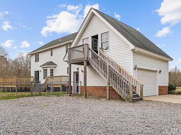 5th image of 111 Richards Ln