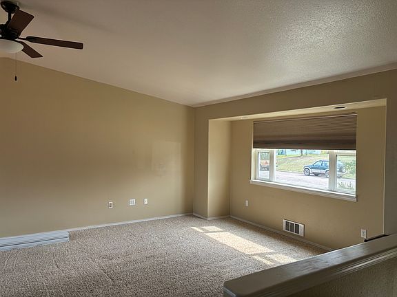 5th image of 502 20th Ave W