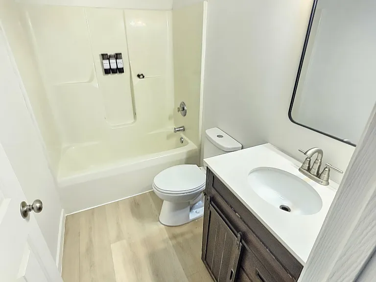 20 Westhaven Dr — Photo 33