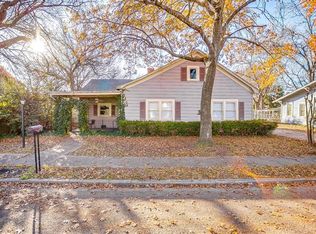 503 W 1st St, Cleburne, TX 76033