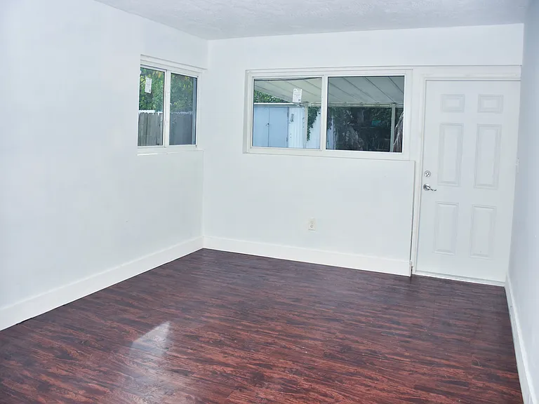 16900 NE 23rd Ave #16900 — Photo 14