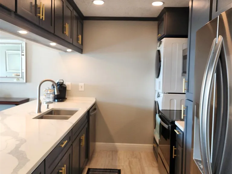 12600 Melville Dr #123 — Photo 7