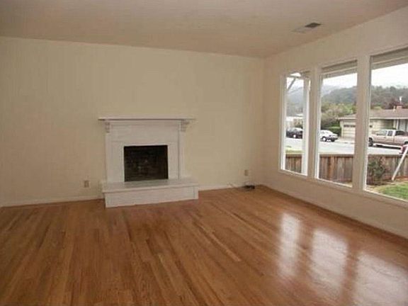 3rd image of 667 Montezuma Dr