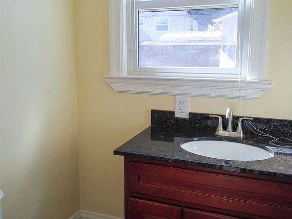 5th image of 1042 Eugene Ave