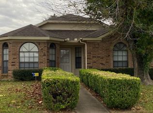 950 Sanders Dr, Duncanville, TX 75137