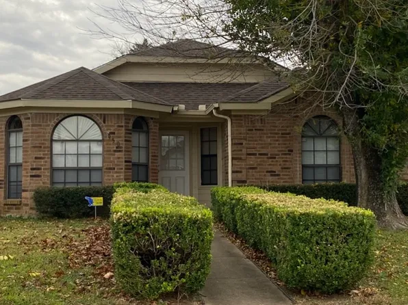 950 Sanders Dr, Duncanville, TX 75137