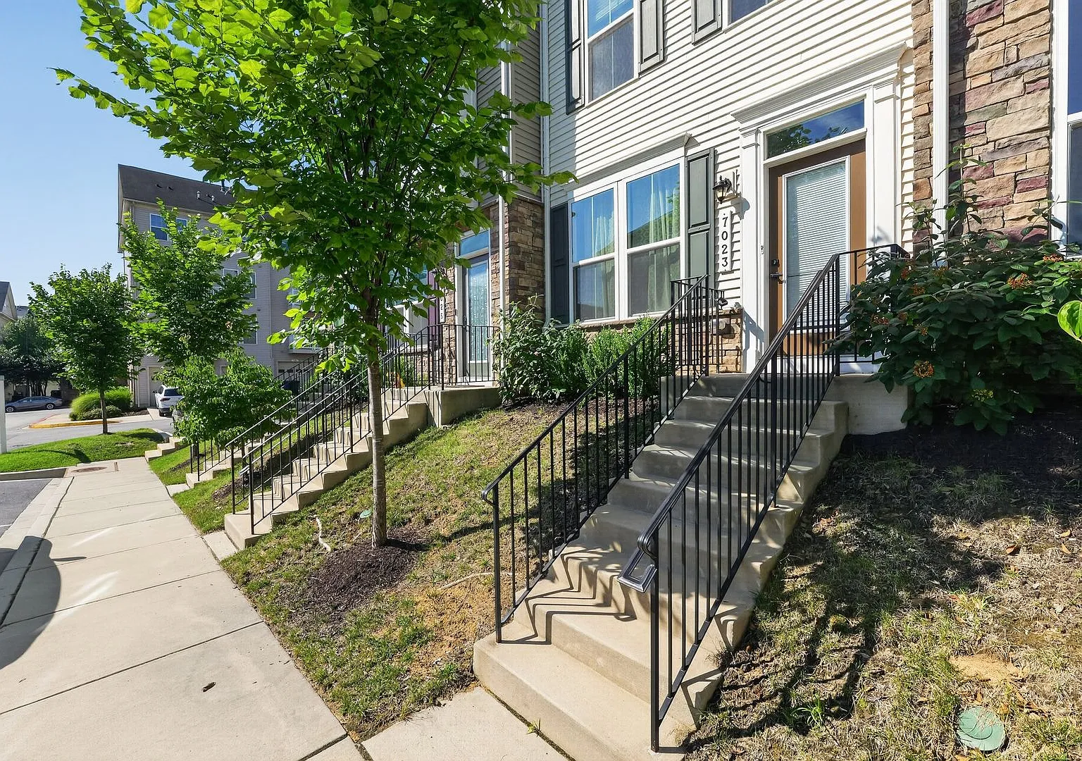 3 Bed 3.5 Bath townhome in Elkridge Crossing — Photo 3