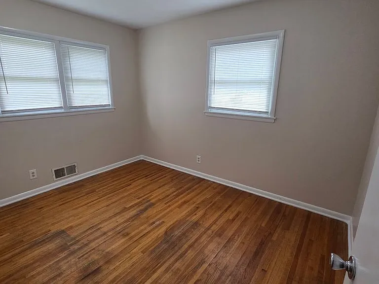 3215 S Chase Ave — Photo 12