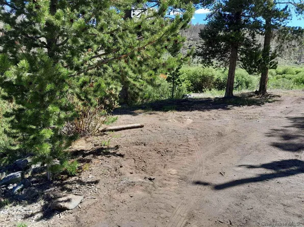 13 Miner Rd, Laramie, WY 82070