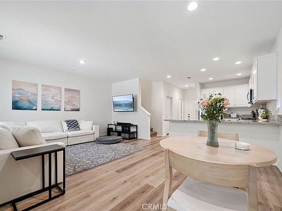 2nd image of 2818 E Berry Loop Privado #66