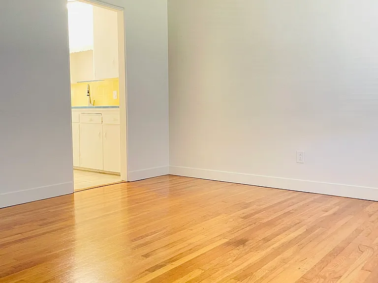 4506 Illinois St — Photo 6
