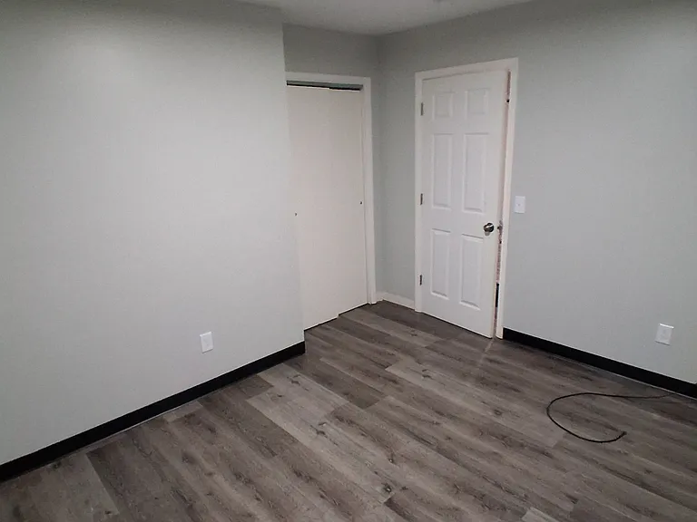 204 Grand Ave #15 — Photo 8