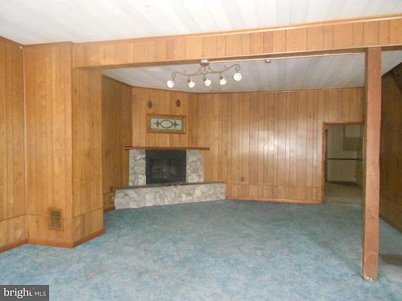 3rd image of 19 Sunbury St
