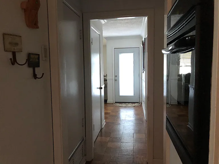330 Aberdeen Ave — Photo 12