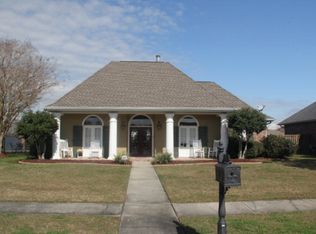102 Cheyenne Dr, Houma, LA 70360