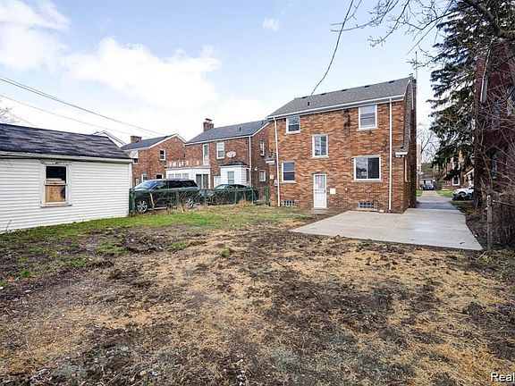 2nd image of 5545 Bedford St
