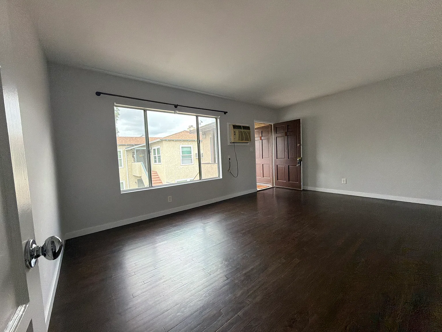 1500 N Buena Vista St — Photo 4