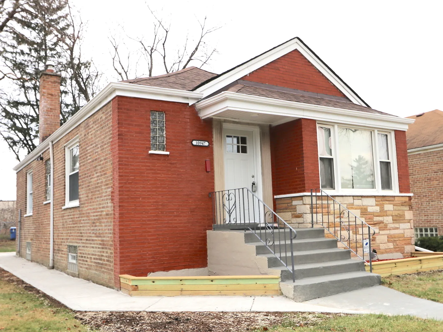 10947 S Eberhart Ave photo 1