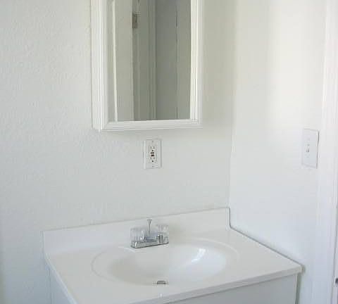 4th image of 4045 Humphrey St