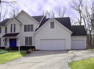 17560 Green Oaks Ct, Granger, IN 46530
