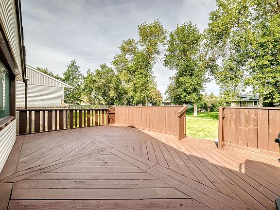 5th image of 50 Rocque Dr