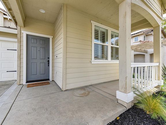 5th image of 751 Deer Park Dr