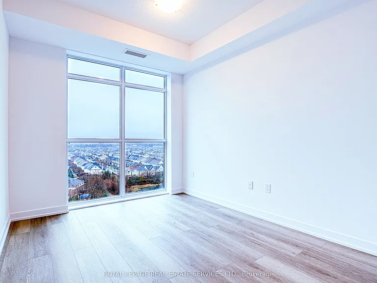 460 Dundas St E #1102 — Photo 15