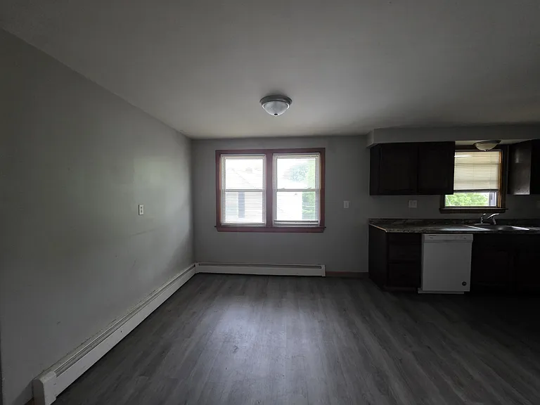 127 Warner St #B — Photo 2