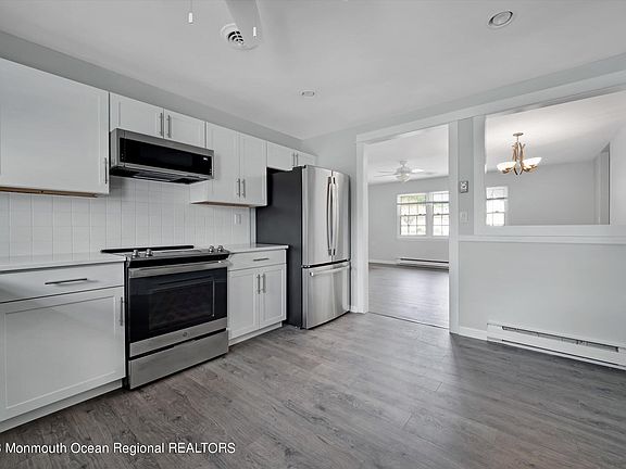 4th image of 138 Buckingham Drive #B