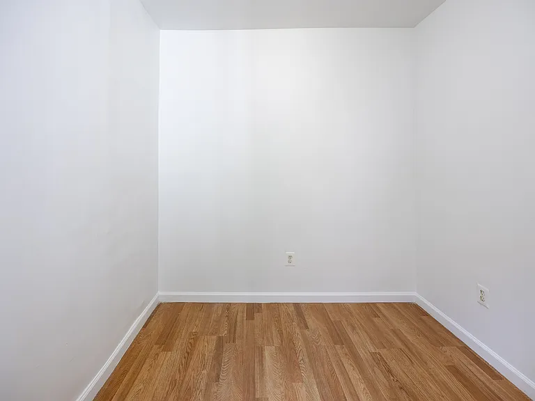 17 E Ashmead St — Photo 12