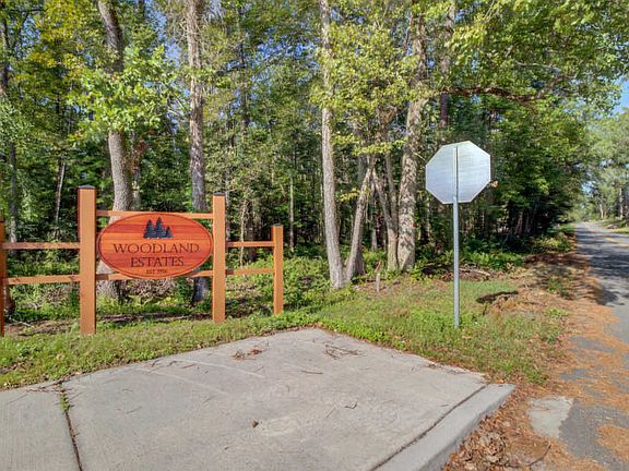 3rd image of 103 Woodland Dr