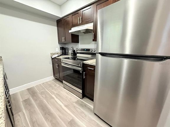 4th image of 332 Avenue D SE
