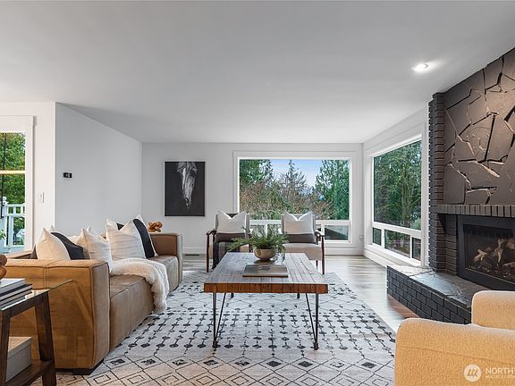 5th image of 1215 293rd Avenue NE