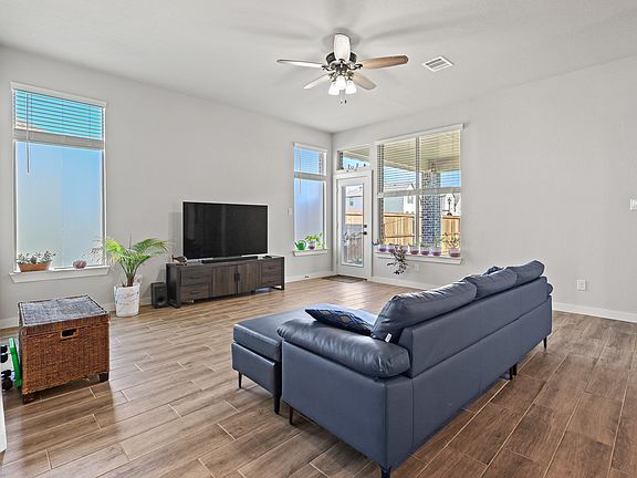 5th image of 3001 Eagle Ln
