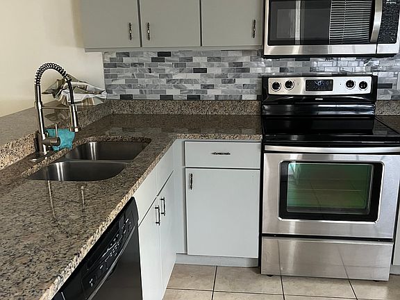 2nd image of 3366 Cloverplace Dr