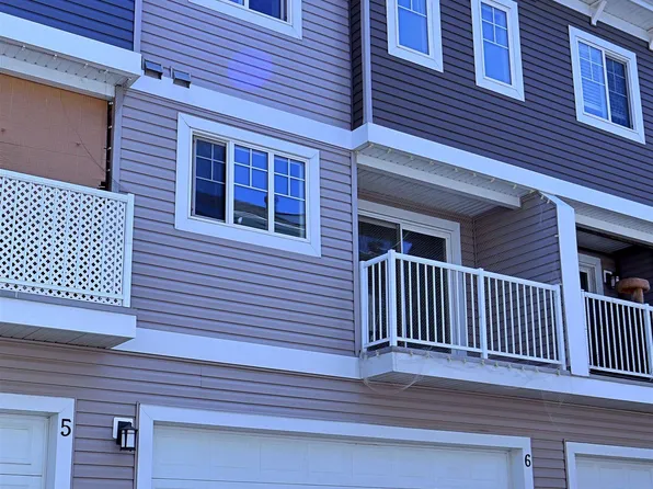 140 Youville Dr NW #6, Edmonton, AB T6L 7E7