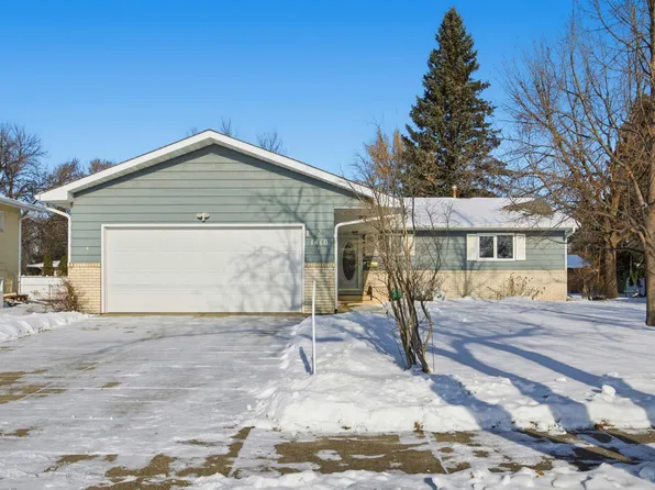 1410 24th Ave S, Moorhead, MN 56560