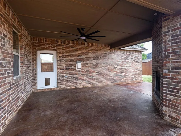 5701 NW Lady Marna Ave — Photo 17